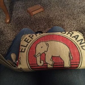 Elephant clutch